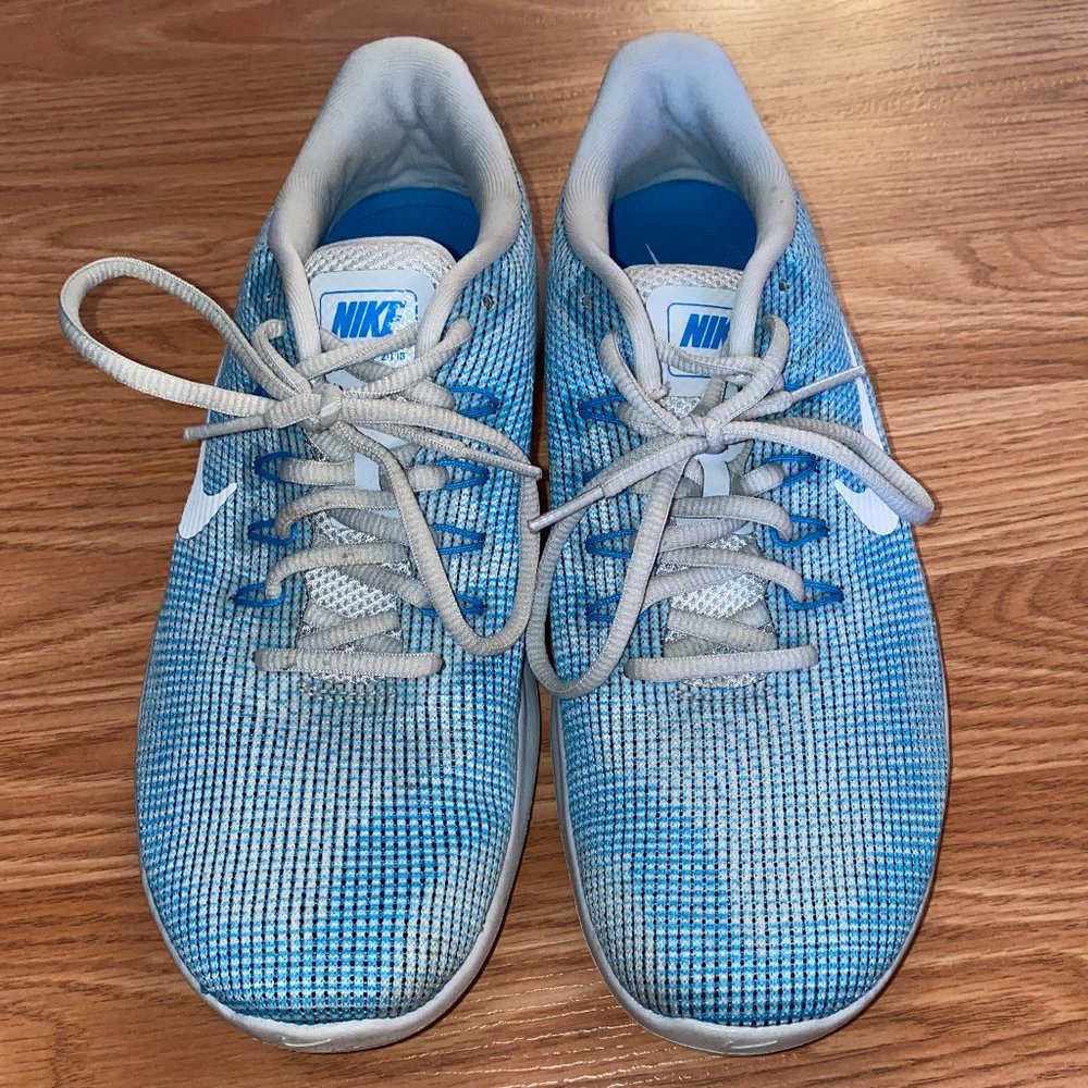 Nike Tennis Shoes